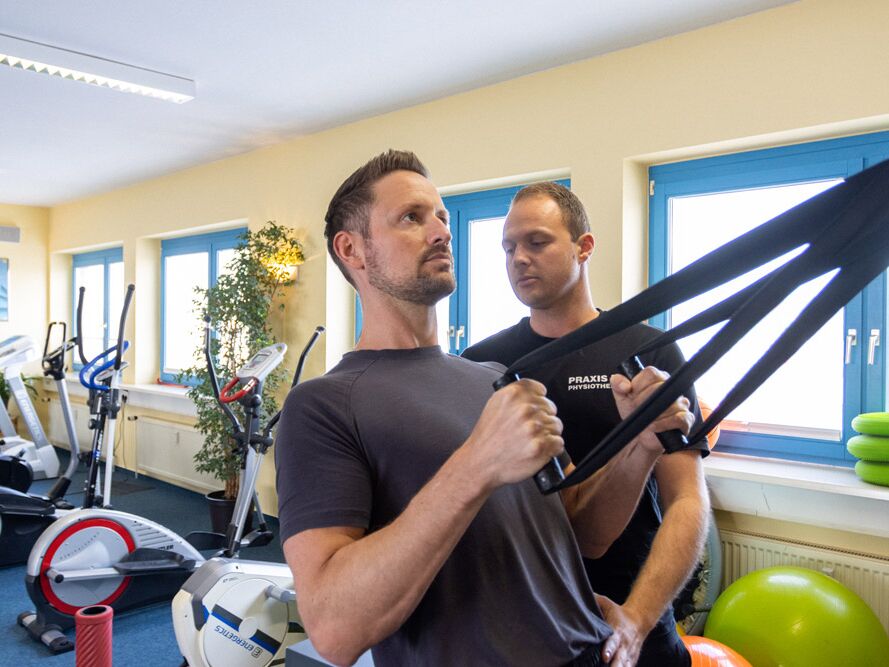 Patient führt eine übung aus