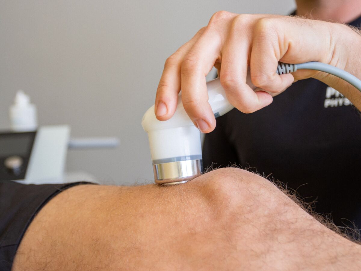 Benutzung von Gerät auf dem Knie